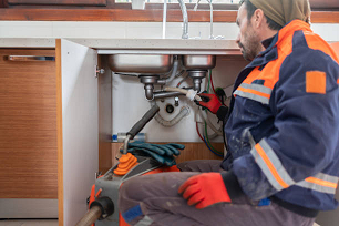 Caddebostan Lavabo Tikali Boru Açma